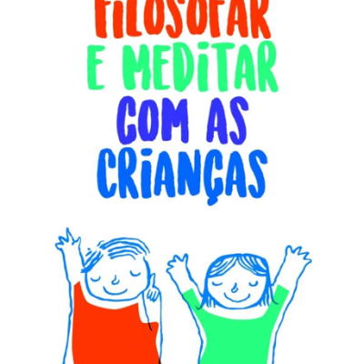 Capa de livro com título colorido e ilustração de duas crianças felizes