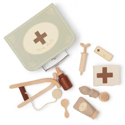 Conjunto de brinquedos médicos em madeira com mala verde e acessórios castanhos e bege