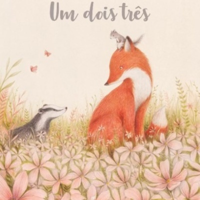 Capa de livro infantil com raposa, texugo, esquilo e flores cor-de-rosa