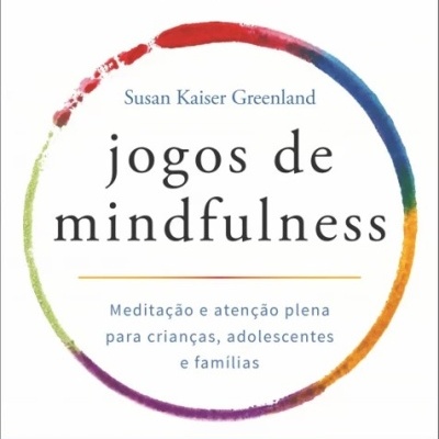 Capa de livro jogos de mindfulness com anel colorido em aquarela e texto em português