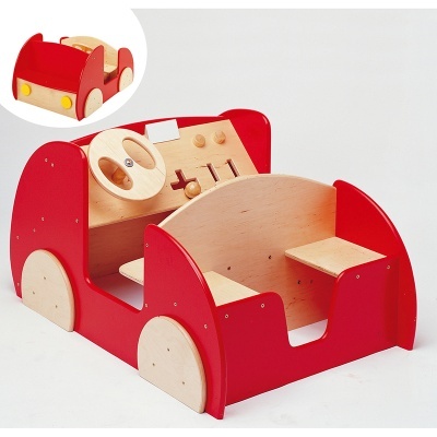 Carro de brincar de madeira vermelho e natural com volante e bancos