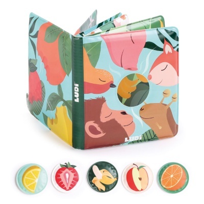 Livro infantil de banho com capa ilustrada e fichas redondas com frutas