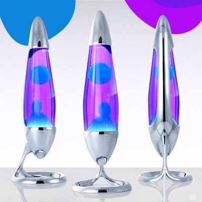 Três lâmpadas de lava roxas com base cromada e bolhas azuis