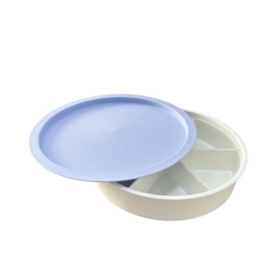 Recipiente redondo em plástico com tampa azul e cinco compartimentos brancos