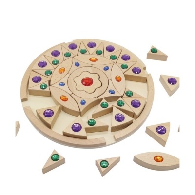 Jogo de montar circular em madeira com pedras acrílicas coloridas