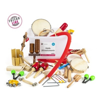 Conjunto de instrumentos musicais de percussão com caixa branca etiquetada