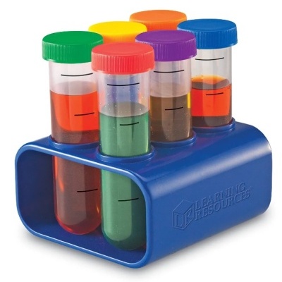 Seis tubos de ensaio coloridos com líquidos dentro num suporte azul