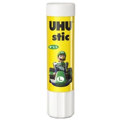 Tubo de cola UHU stic com personagem Luigi de Mario Kart no rótulo