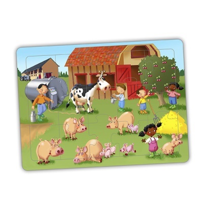 Imagem ilustrada de quinta com crianças, animais e celeiro.