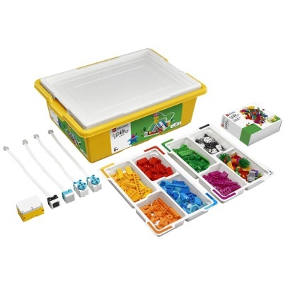 Conjunto LEGO Education com peças coloridas e componentes eletrónicos