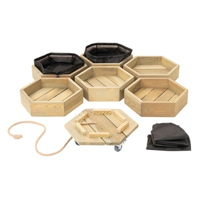 Conjunto de caixas hexagonais de madeira e tecido preto com base e acessórios