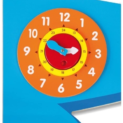 Relógio de brinquedo em madeira, azul e laranja, com números brancos e ponteiros móveis