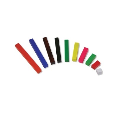 Conjunto de blocos retangulares coloridos em madeira dispostos em ordem decrescente