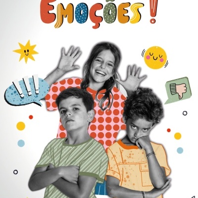 Promoção de cartas educativas com crianças e texto sobre emoções em fundo branco.