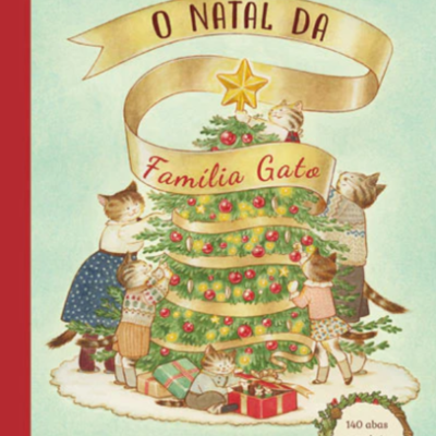 Capa de livro com gatos enfeitando árvore de Natal e texto em português.