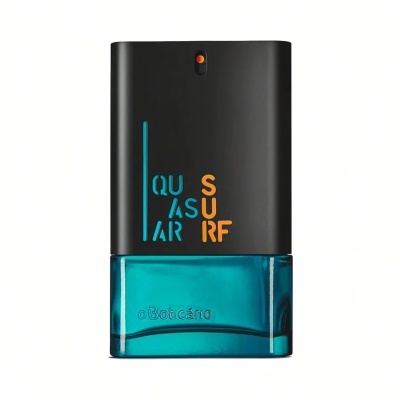 Frasco de perfume preto e azul com texto colorido QUASAR SURF