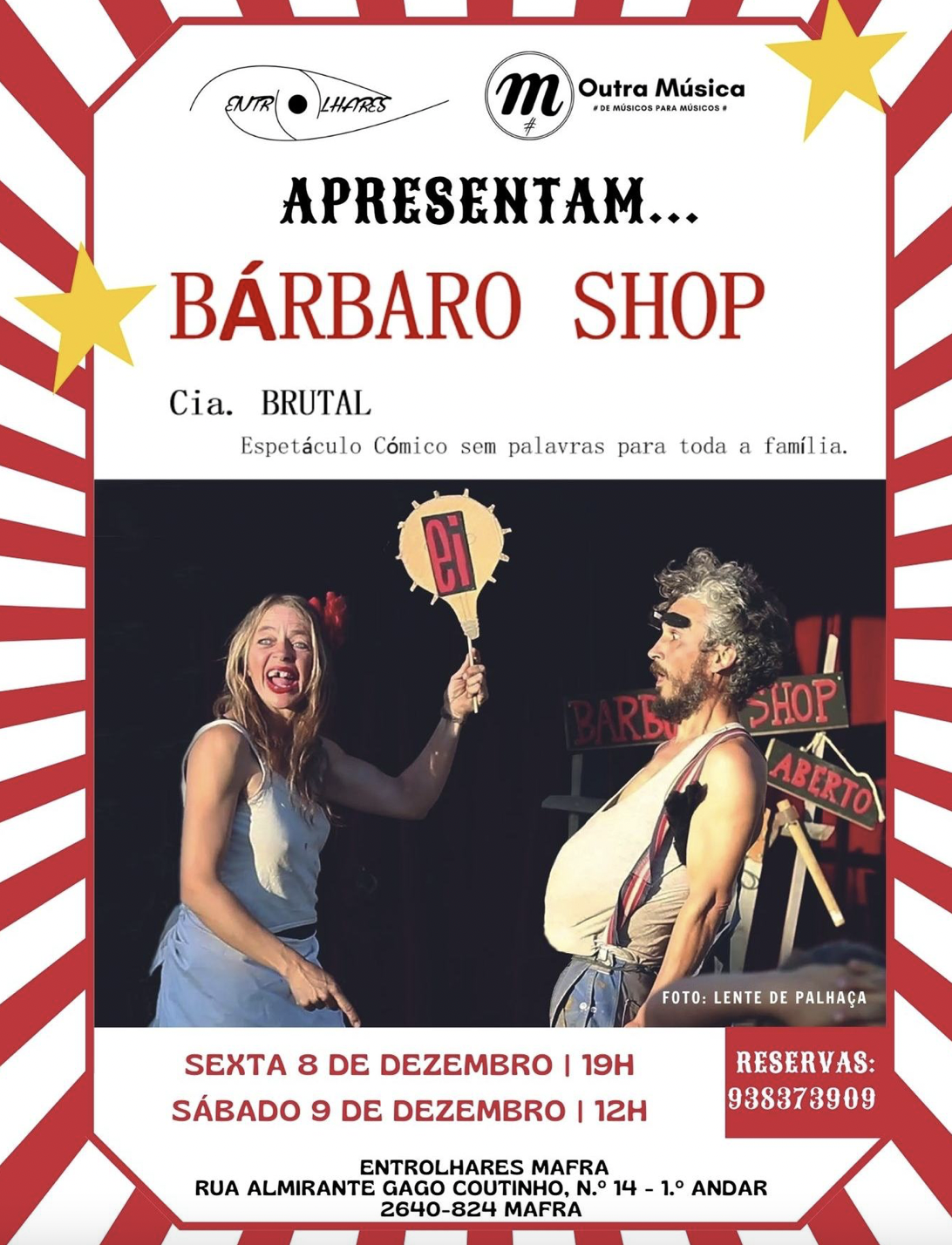 Cartaz com anúncio de espetáculo cómico Bárbaro Shop com duas pessoas vestindo roupas cómicas e detalhes do evento