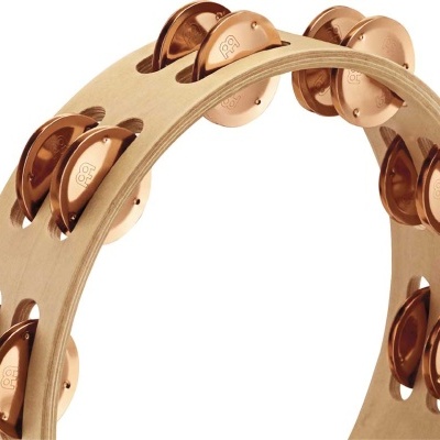 Pandeireta em madeira clara com ferraduras metálicas douradas