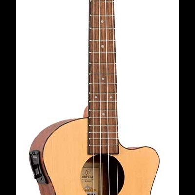 Ukulele de madeira clara com detalhes gravados e tarraxas pretas