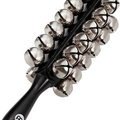 Chocalho musical de mão preto com guizos metálicos