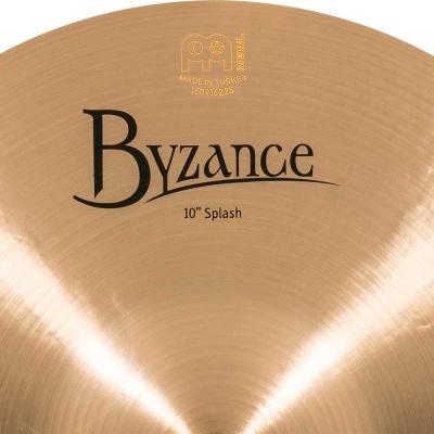 Prato de bateria dourado com texto BYZANCE 10