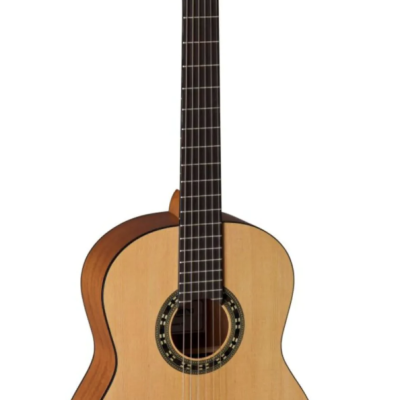 Guitarra clássica de madeira com tampo claro e braço escuro