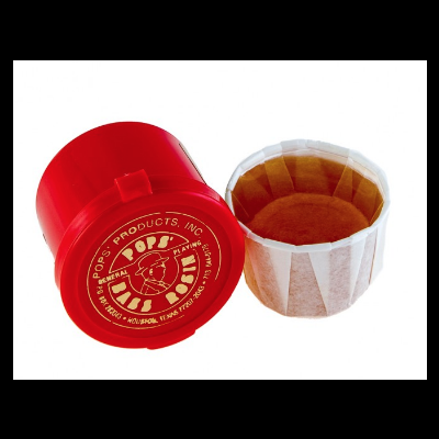 Caixa vermelha de plástico com tampa e saco de papel branco com amendoins