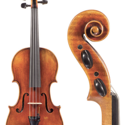 Violino de madeira castanha com cravelhas pretas e espiral decorativa