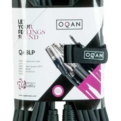 Cabo de áudio preto com conectores XLR e embalagem branca com texto e logotipo QAN