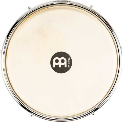 Tambor com pele clara e aro metálico com logótipo MEINL