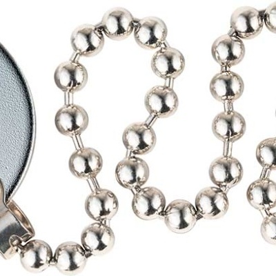 Pingente redondo metálico prateado com corrente de esferas