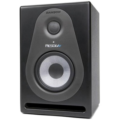 Coluna de som preta Samson RESOLVE 50 com tweeter e woofer visíveis