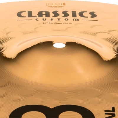 Prato de bateria dourado com texto impresso CLASSICS CUSTOM 16