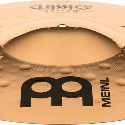 Prato de bateria bronze da Meinl com logotipo preto e texto Classics Custom