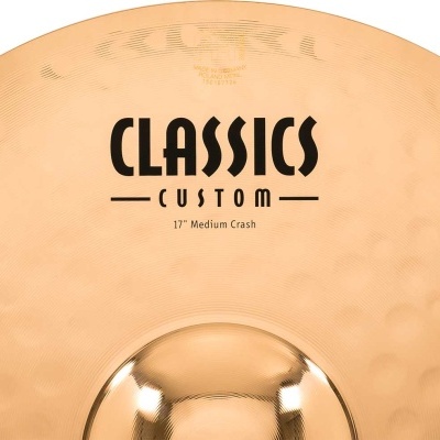 Prato de bateria metálico dourado 17 polegadas com texto preto Classics Custom Medium Crash