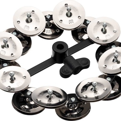 Pandero circular metálico com dez pratos brilhantes e estrutura preta