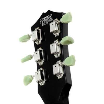 Cabeça de guitarra preta com cravelhas verdes e etiqueta CE ROHS