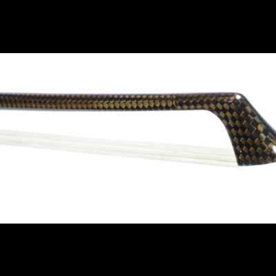 Arco de madeira com padrão xadrez castanho e preto e corda branca.