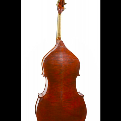 Contrabaixo em madeira castanha visto de trás