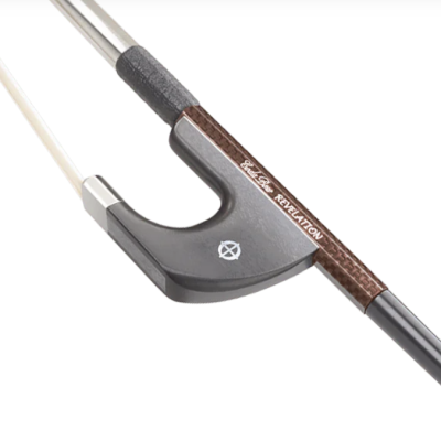 Arco para instrumento de cordas com cabo em madeira e detalhes em preto