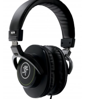 Auscultadores circum-aurais pretos com acolchoamento e logotipo branco