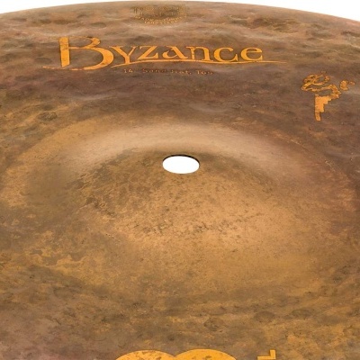Prato de bateria Byzance em bronze envelhecido com texto laranja dourado