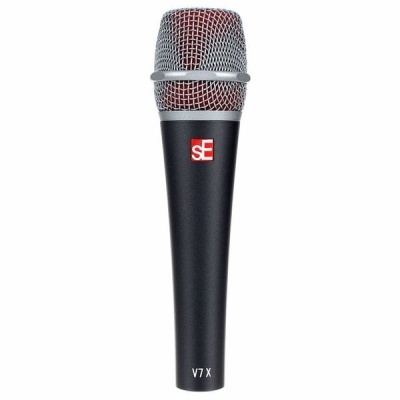 Microfone preto com grelha metálica e texto sE e V7 X