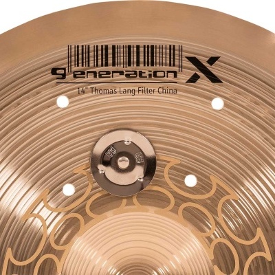 Prato de bateria dourado com texto generation X e 14