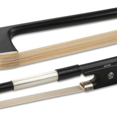 Arco de violino com madeira clara e cabo preto