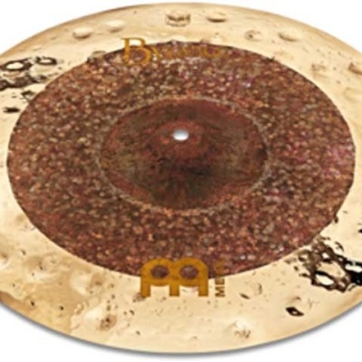 Prato de bateria splash dourado e castanho com marca Meinl