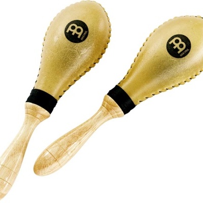 Par de maracas de madeira e couro com logótipo preto.