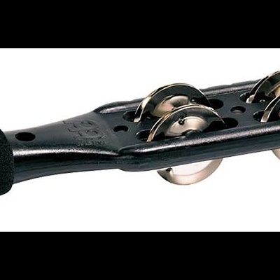 Instrumento musical chocalho preto com discos metálicos prateados