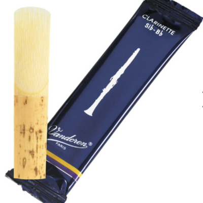 Palheta para clarinete com embalagem azul escura