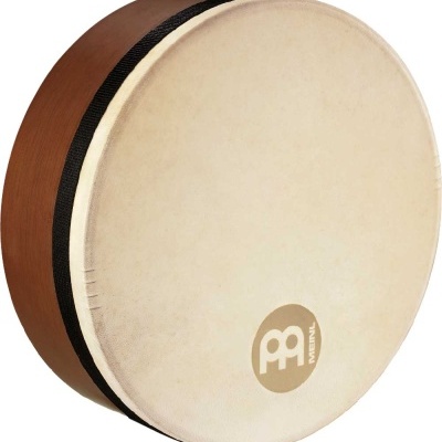 Pandeiro de madeira com pele natural branca e logotipo MEINL